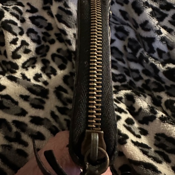 Beautiful Designer Wallet !! Soft as BUTTER!! - Picture 6 of 7